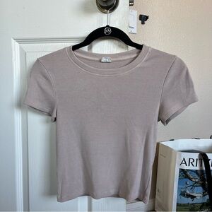 ARITZIA homestretch crew waist t-shirt — size small